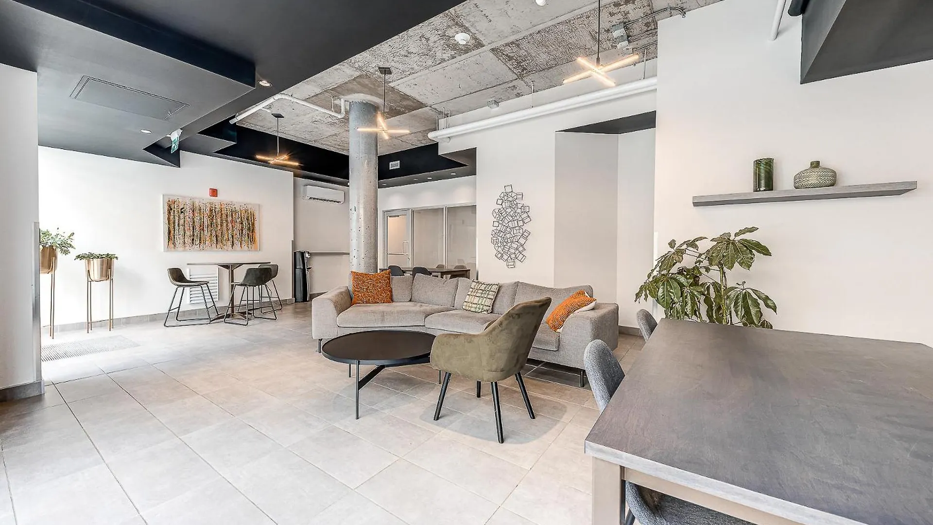 Holiday home Appartement Luxe, Incredible Sunset View, Pool, Parking, Near Old Quebec