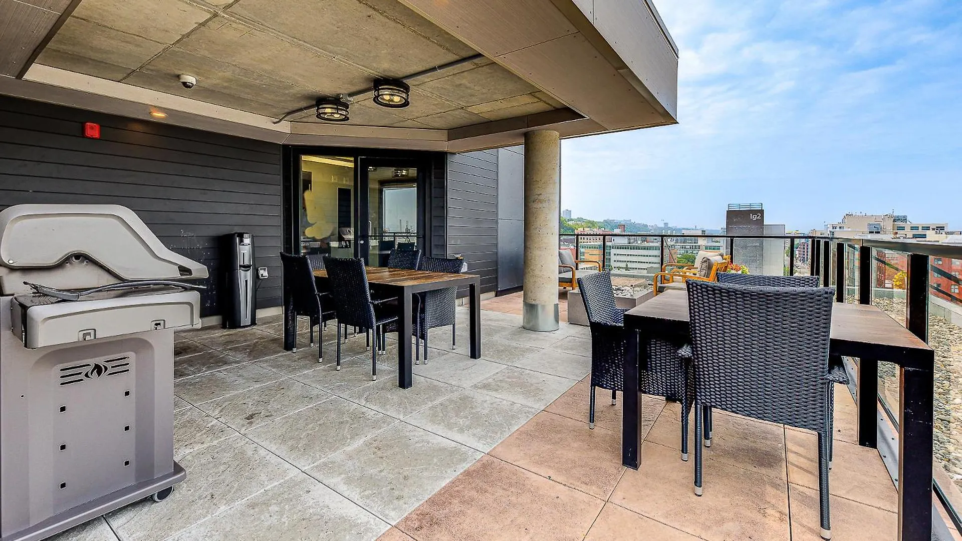 Holiday home Appartement Luxe, Incredible Sunset View, Pool, Parking, Near Old Quebec Canada