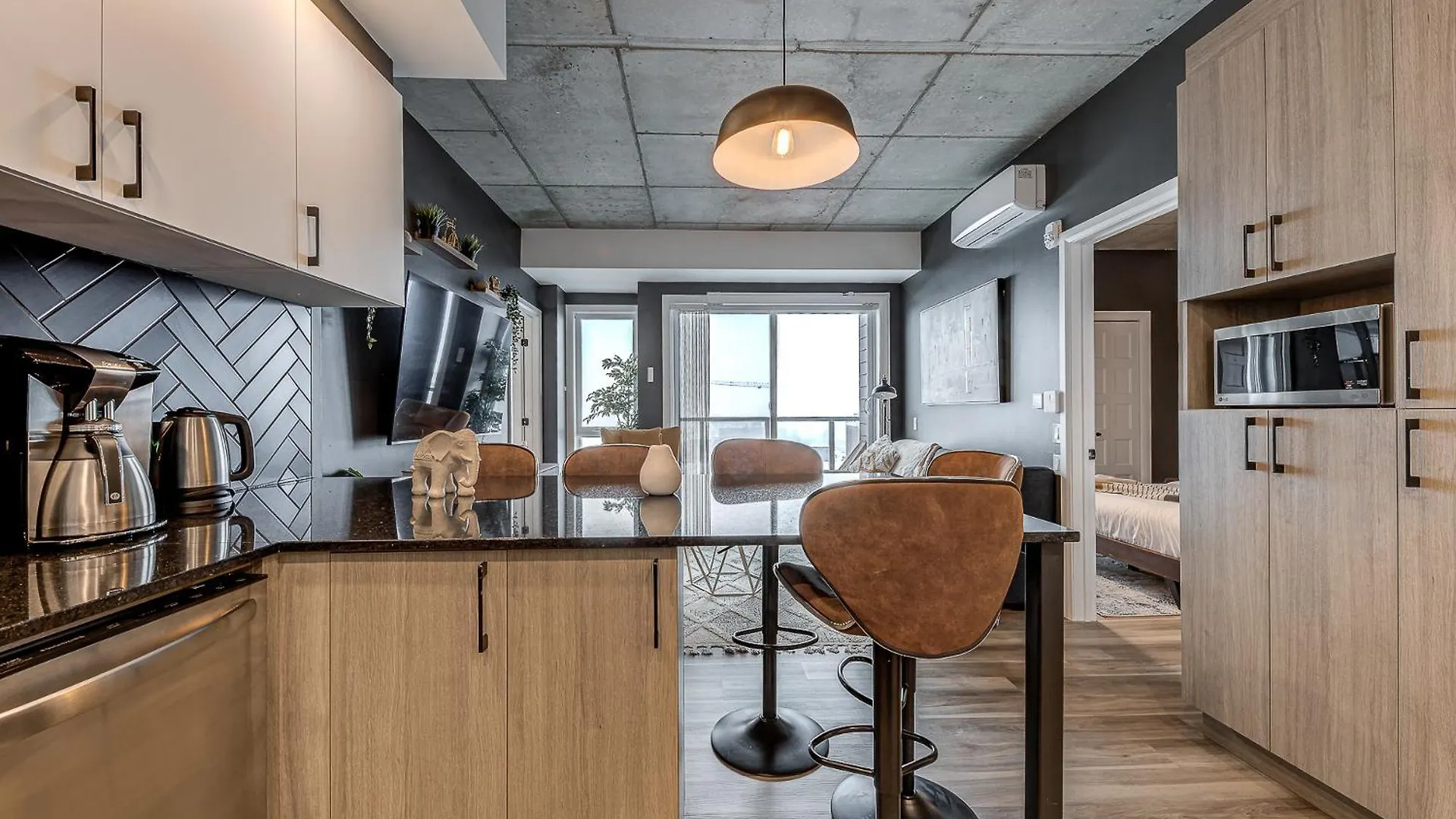 Holiday home Appartement Luxe, Incredible Sunset View, Pool, Parking, Near Old Quebec Canada
