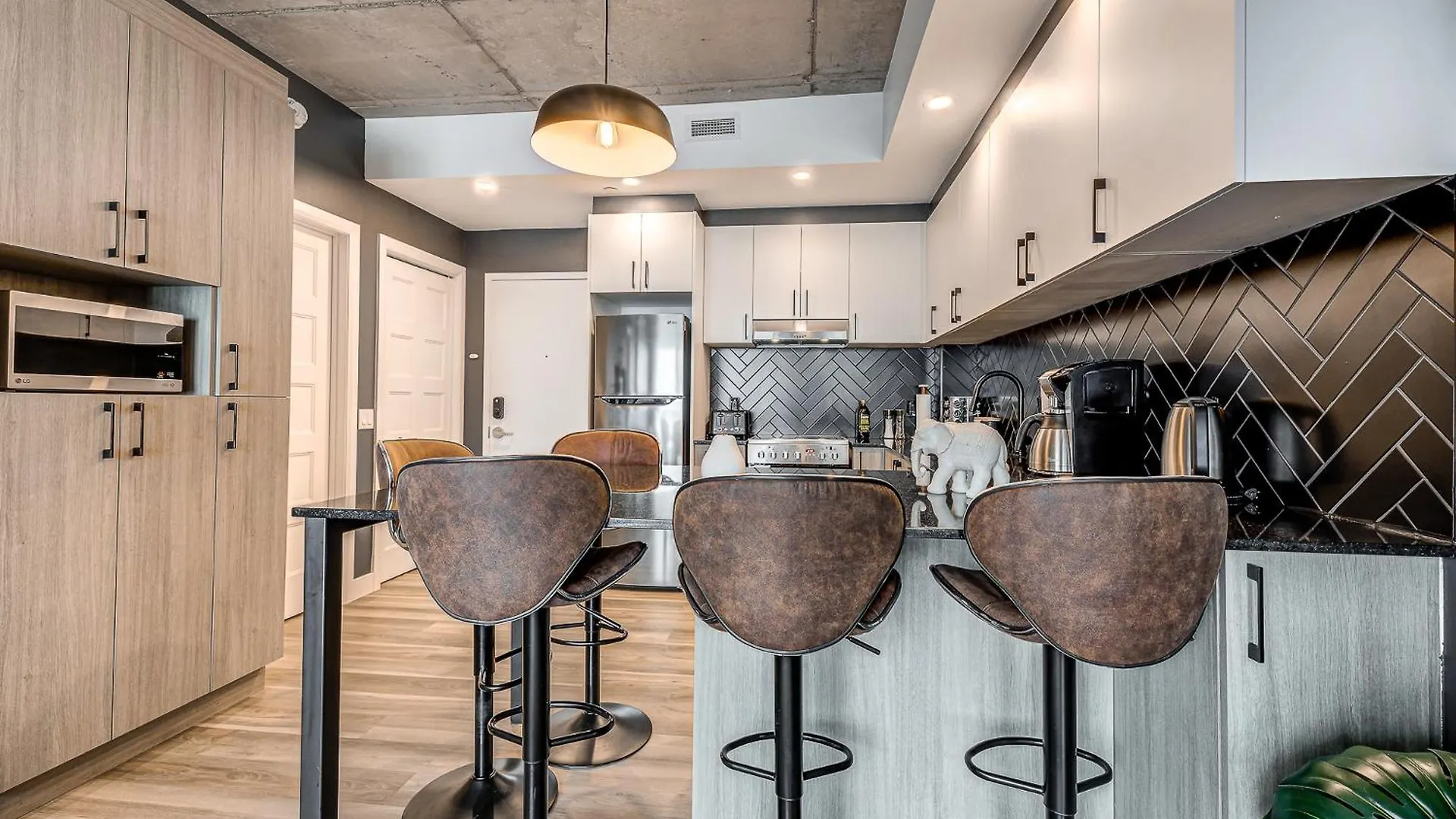 Holiday home Appartement Luxe, Incredible Sunset View, Pool, Parking, Near Old Quebec