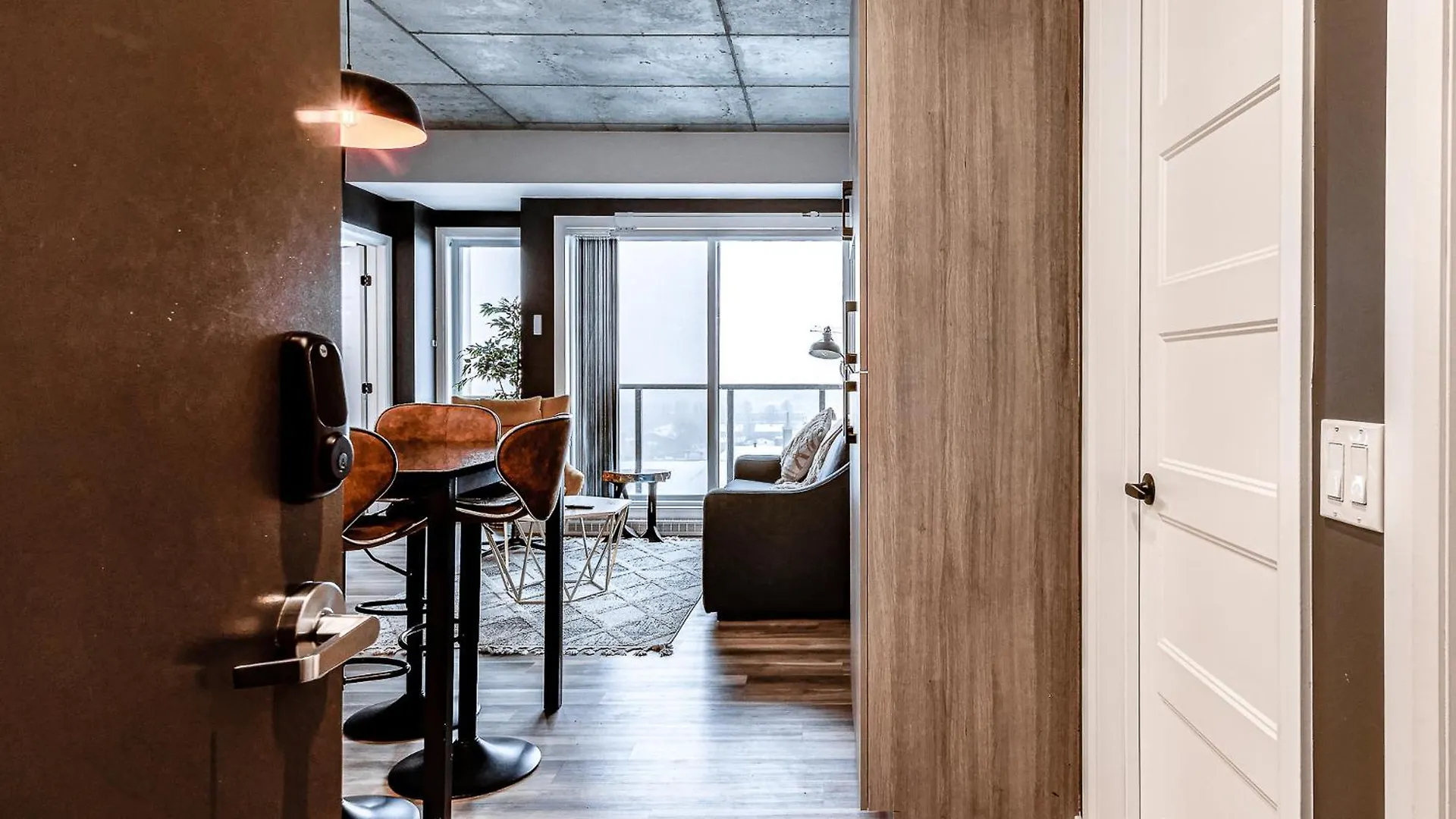Appartement Luxe, Incredible Sunset View, Pool, Parking, Near Old Quebec Holiday home Quebec City