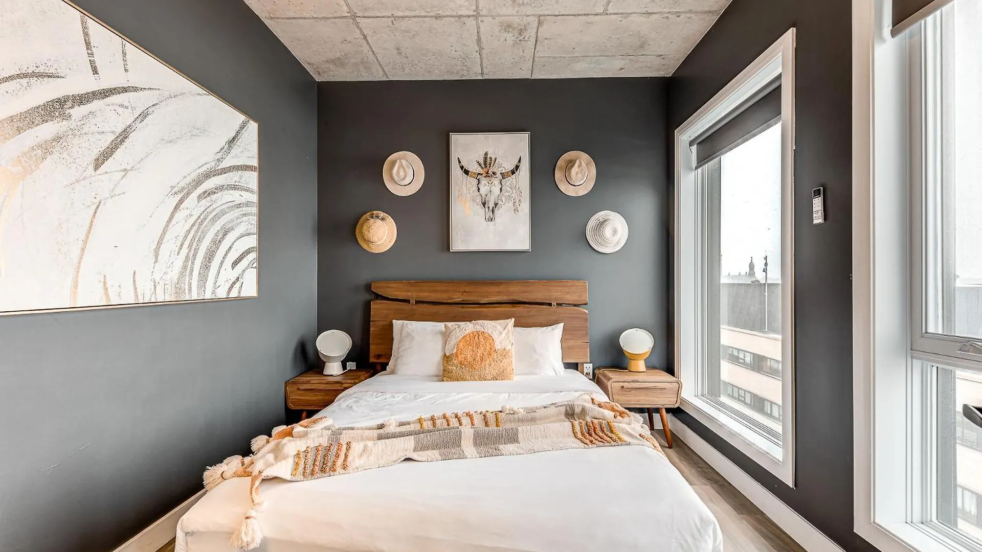 Hébergement de vacances Appartement Luxe, Incredible Sunset View, Pool, Parking, Near Old Quebec Canada