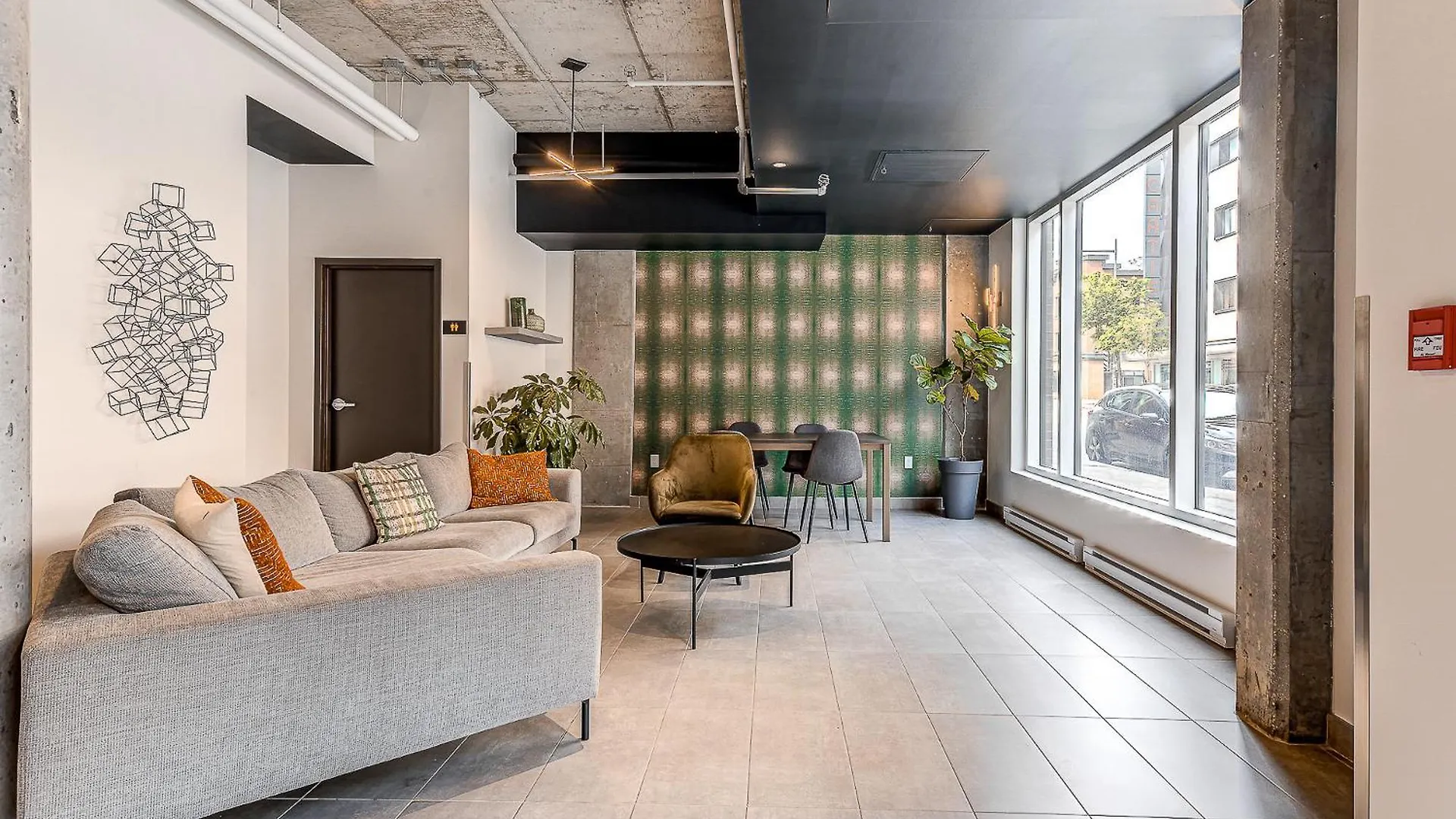Appartement Luxe, Incredible Sunset View, Pool, Parking, Near Old Quebec 0*, Ville de Québec