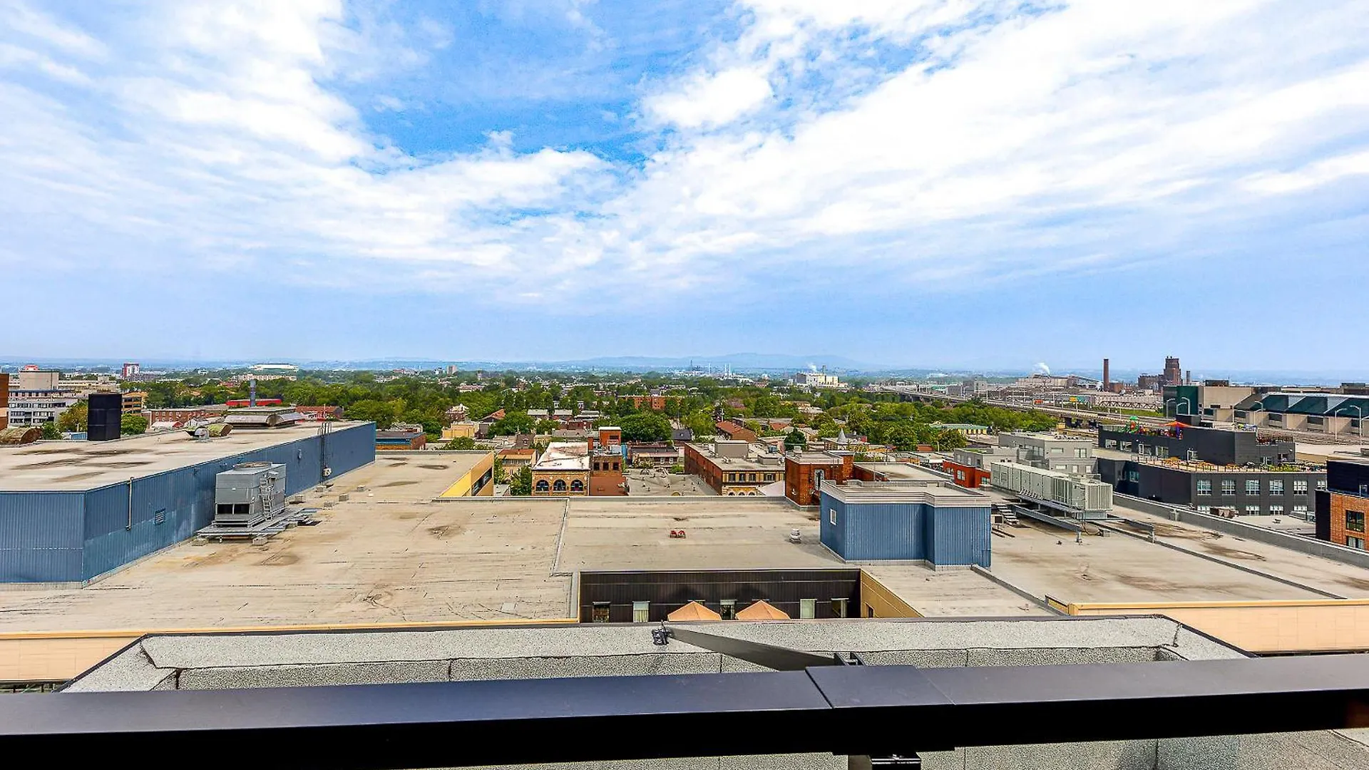 Appartement Luxe, Incredible Sunset View, Pool, Parking, Near Old Quebec Hébergement de vacances